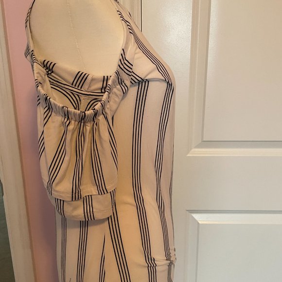 Striped off the shoulder top - Picture 3 of 4